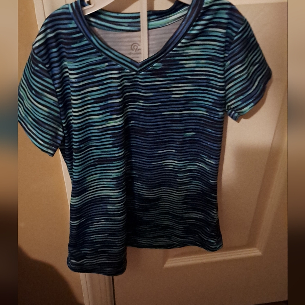 Champion Girls  V Neck shirt good preloved condition